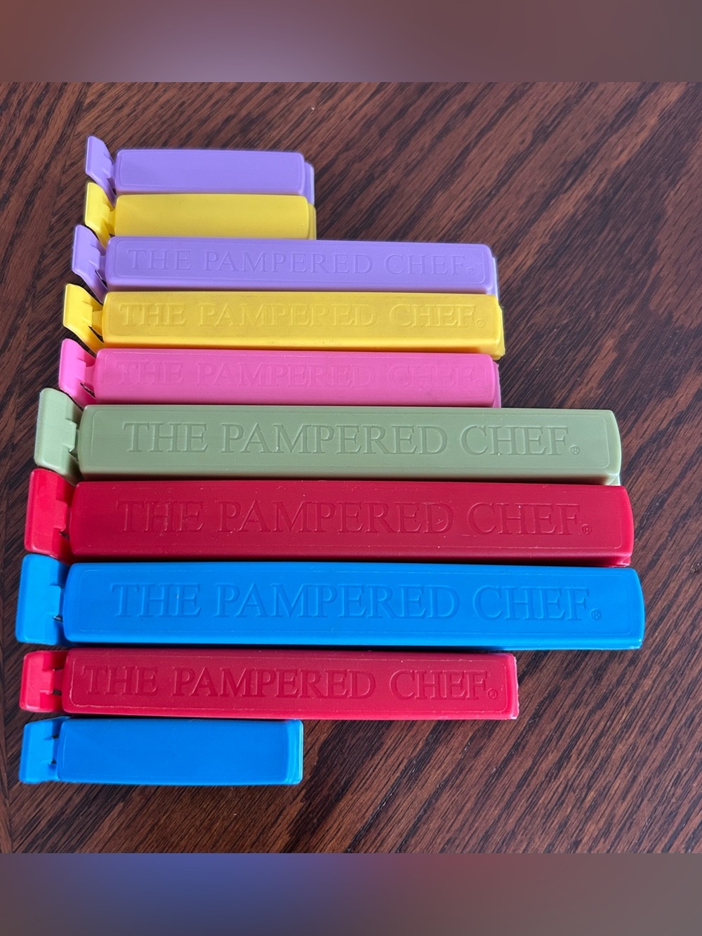 The Pampered Chef Colorful Silicone Bag Clips - Multi Color Set of 10